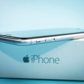 Slumping Smartphone Sales Continue For Apple In Q3