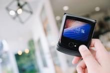 att-motorola-razr-5g-gets-android-11-update