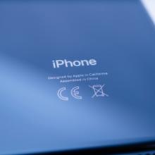 Analyst: Expect Bigger iPhone Batteries Come 2019