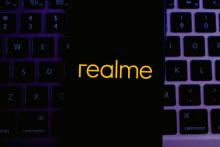 realme-working-on-android-phone-wireless-magnetic-charging